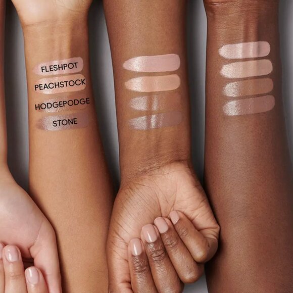 MAC - Macximal Sleek Satin Lipstick + BONUS Lipliner! - Picture 6 of 9